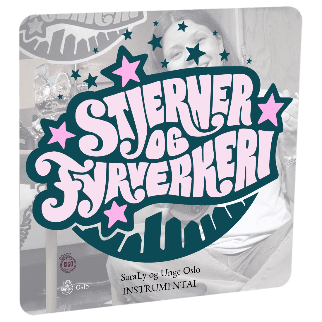 Stjerner og fyrverkeri - Instrumental av SaraLy og Unge Oslo | Barnemusikk på HiRO norsk høyttaler uten skjerm